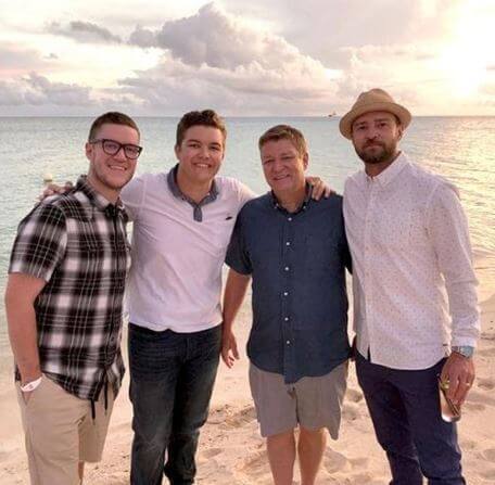 Randy Timberlake with his children.